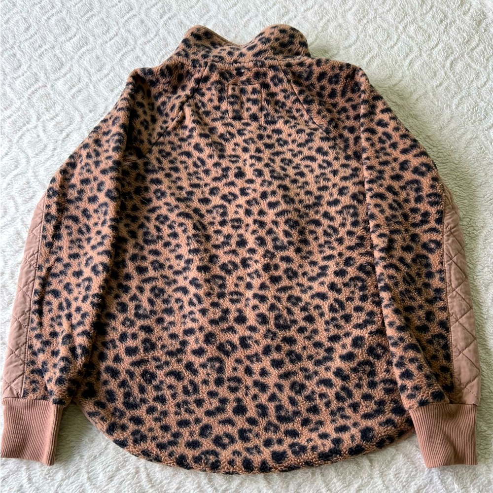 Abercrombie & Fitch, Leopard Print Fleece, US S, Used No Tag - Picture 2 of 3